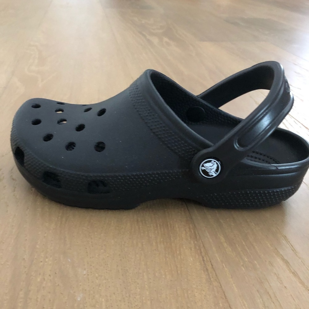 Classic Women’s Crocs, Non Slip, Size 7